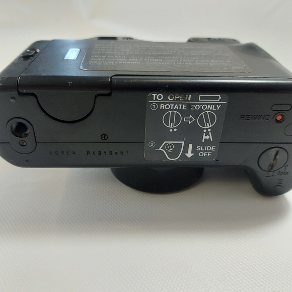 Vivitar 320 Z Power Zoom 35mm Film Camera, Series 1 Auto Focus Lens - Picture 3 of 6